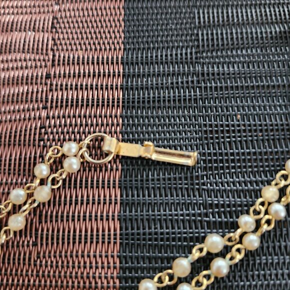 Gold Toned & Rhinstone Apple Pendant on Dua Strand Faux Pearl Bracelet - Picture 9 of 10